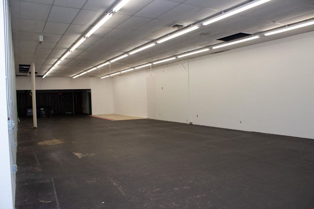 Laingsburg Town Plaza Mid Box