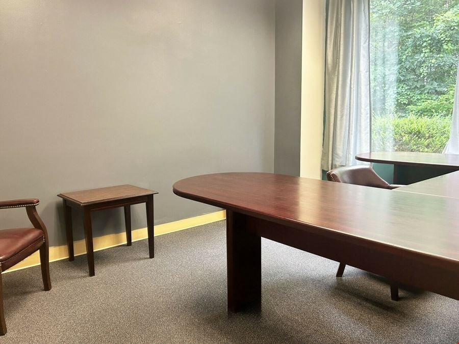 200 Cascade Pointe Ln, Unit 105