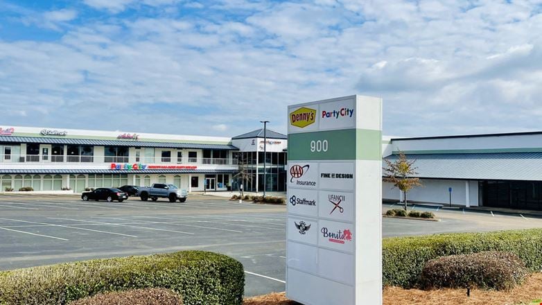 Preview of Retail space for Rent at 900 E County Line Road