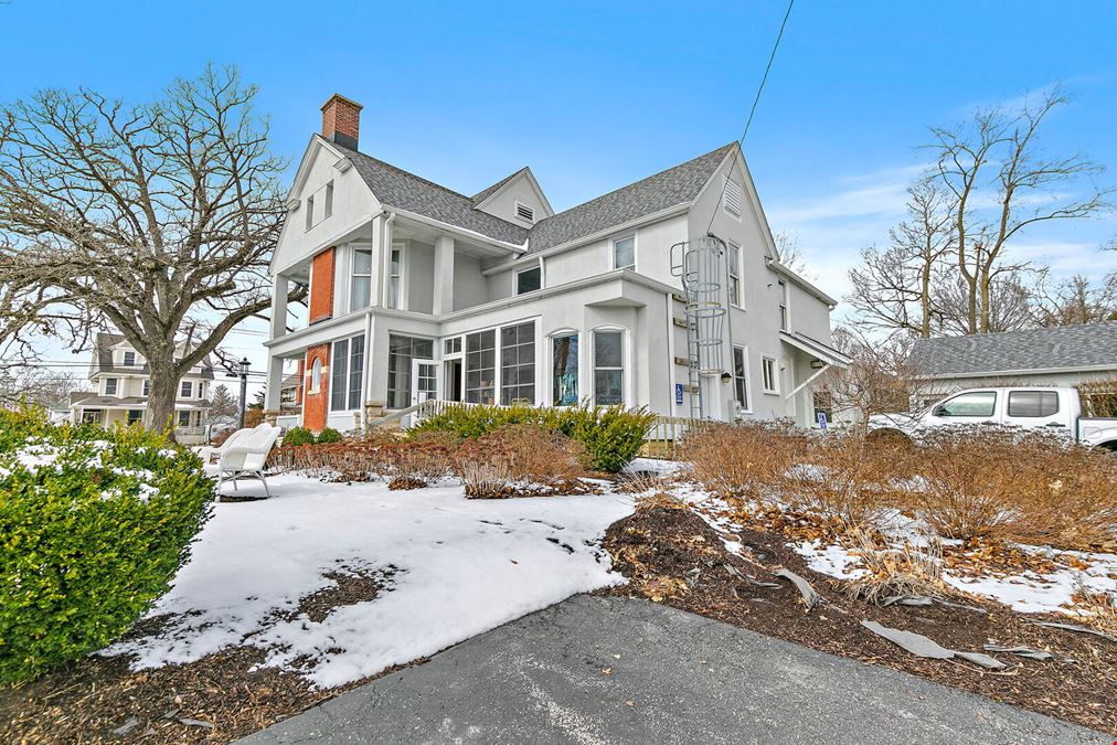 303 N Main St