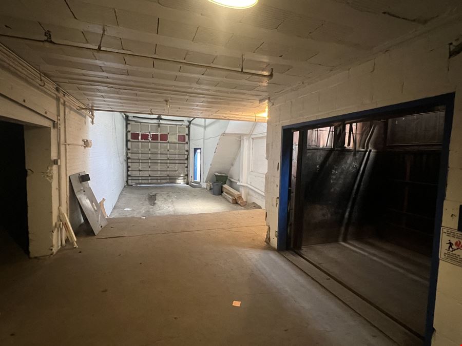 1471 Main St