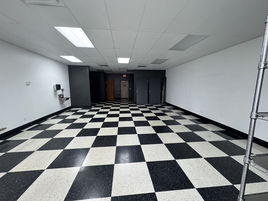 1220 E Robinson St - Retail
