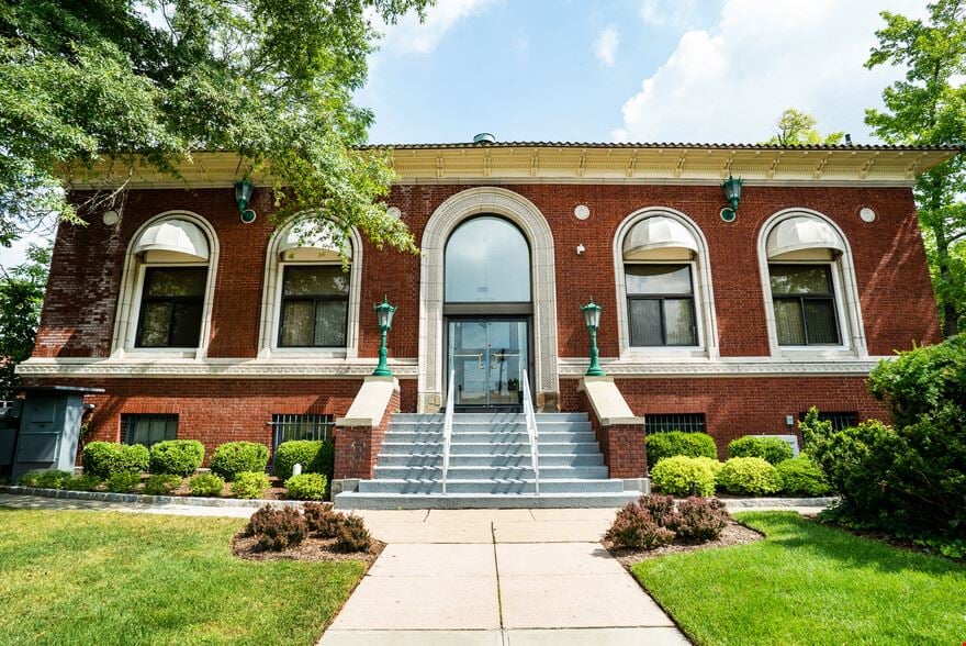 71 E Palisade Ave