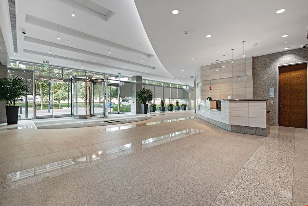 4424 West Sam Houston Parkway North (R068)