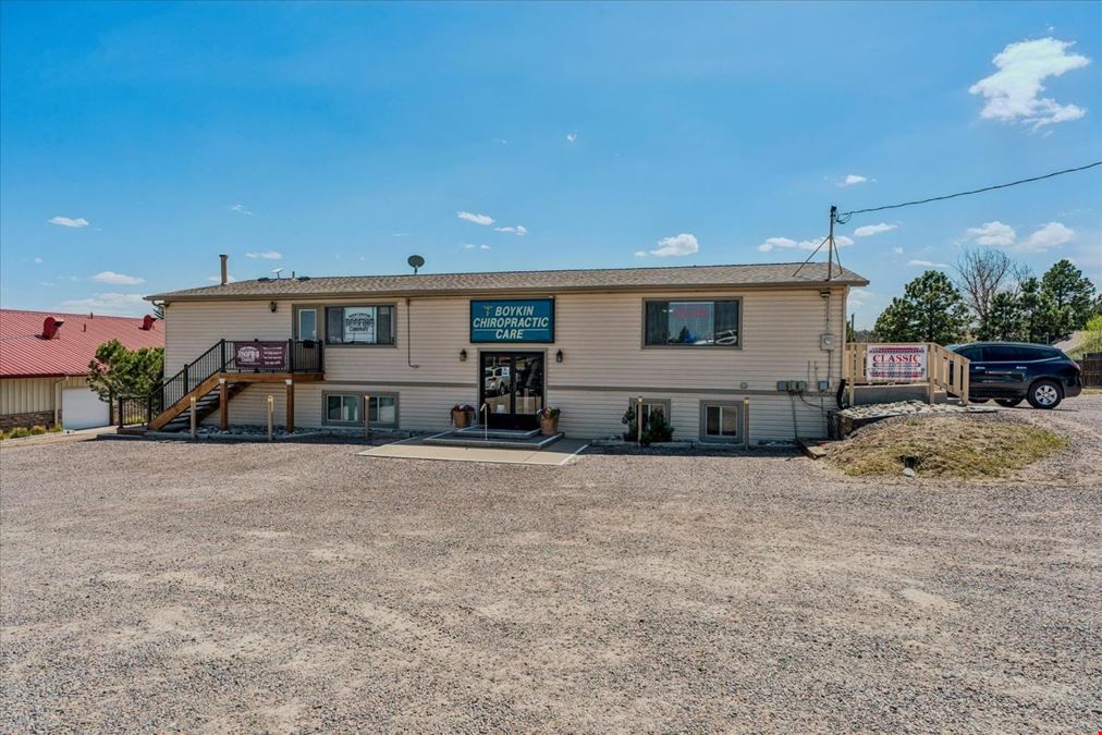 Multi-Tenant Office Building w Ample Parking