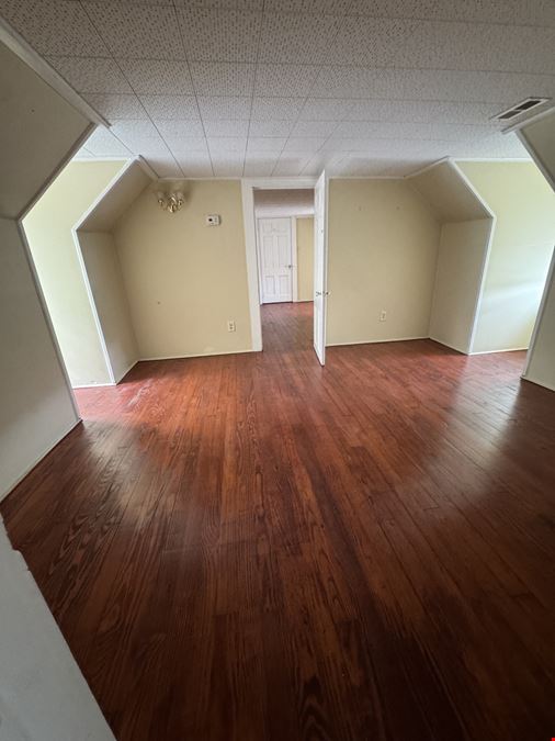 2340 W English Rd