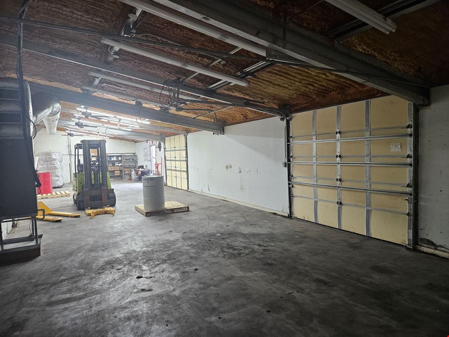 Warehouse/Flex Space For Lease
