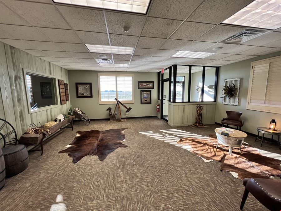 1105 W FM 300 - Levelland Flex Industrial