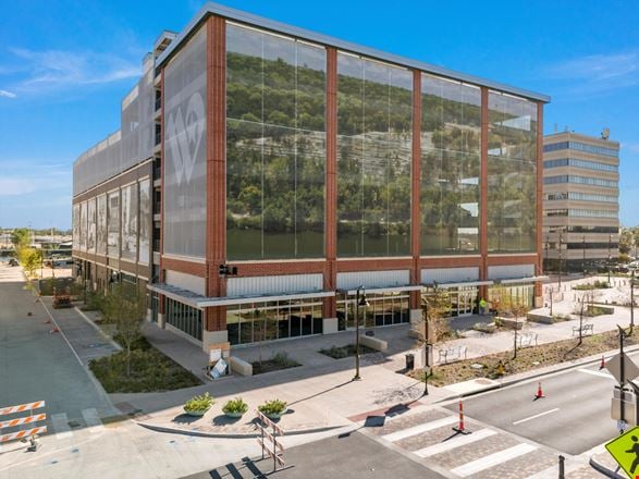 Preview of Retail space for Rent at 600 S University Parks Dr