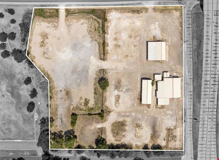 Preview of Industrial space for Rent at 913 S Loop Dr