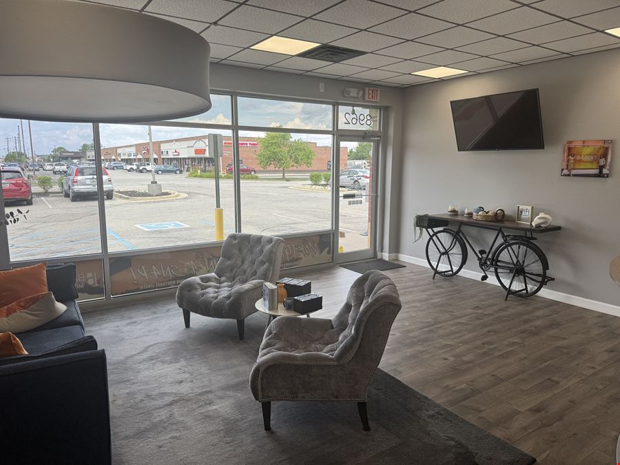 Pine Creek Shoppes 8962 E 96th St
