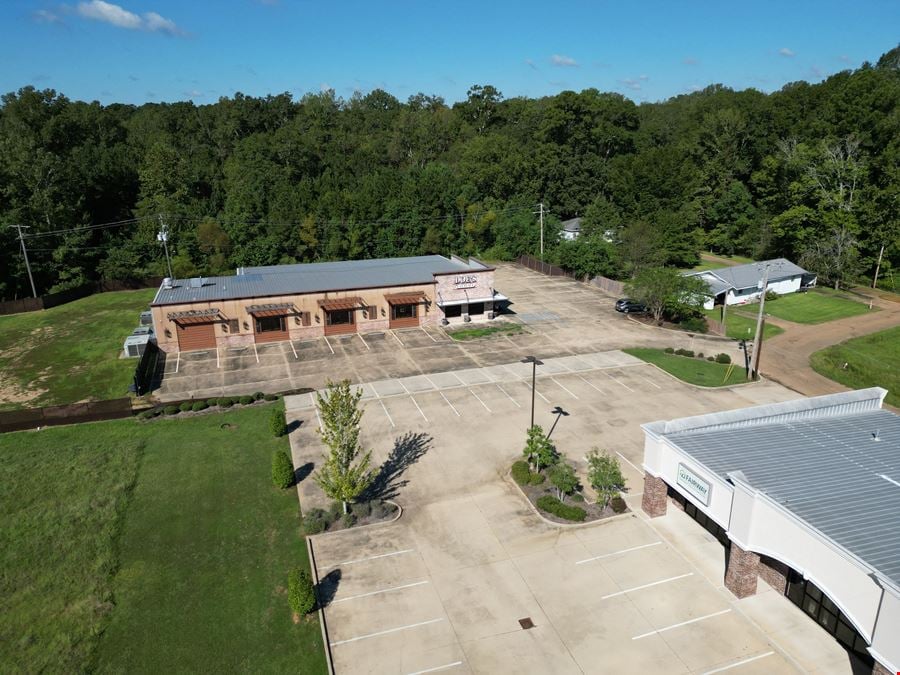 Former Doe's Restaurant - Florence, MS