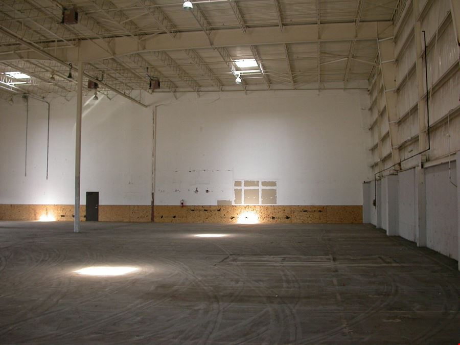 Gin Alley High Ceiling Warehouse