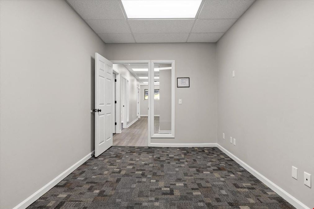 2 Executive Suites 