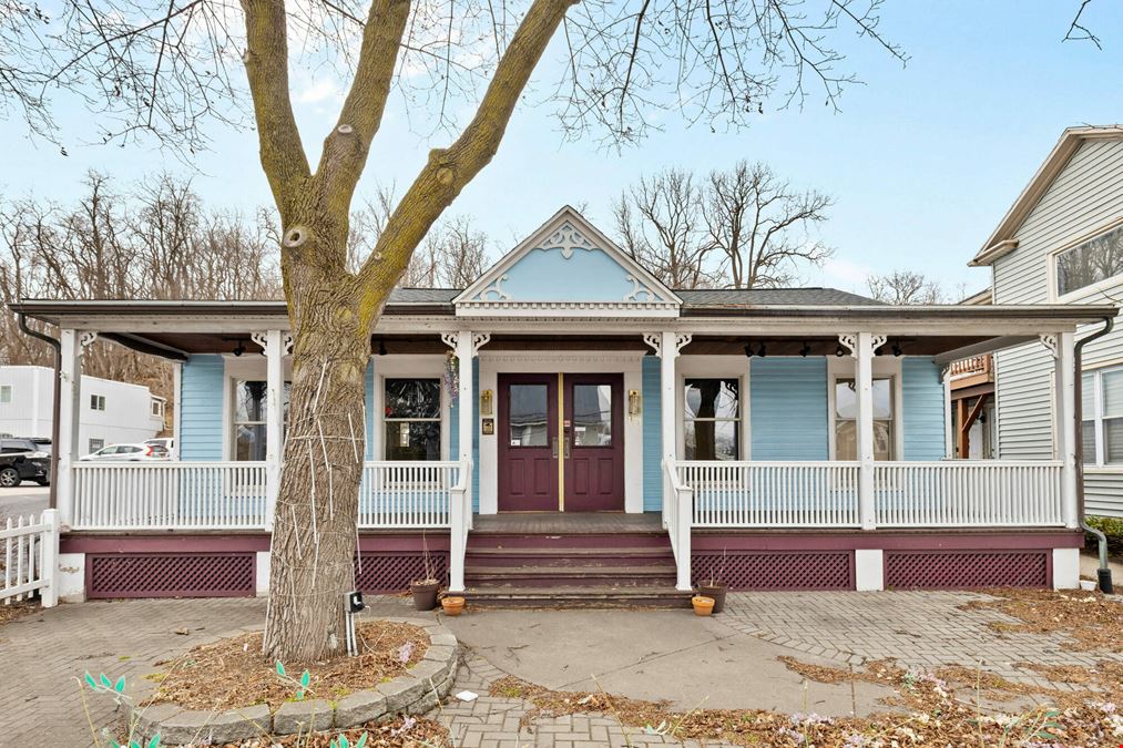 90 W Main St