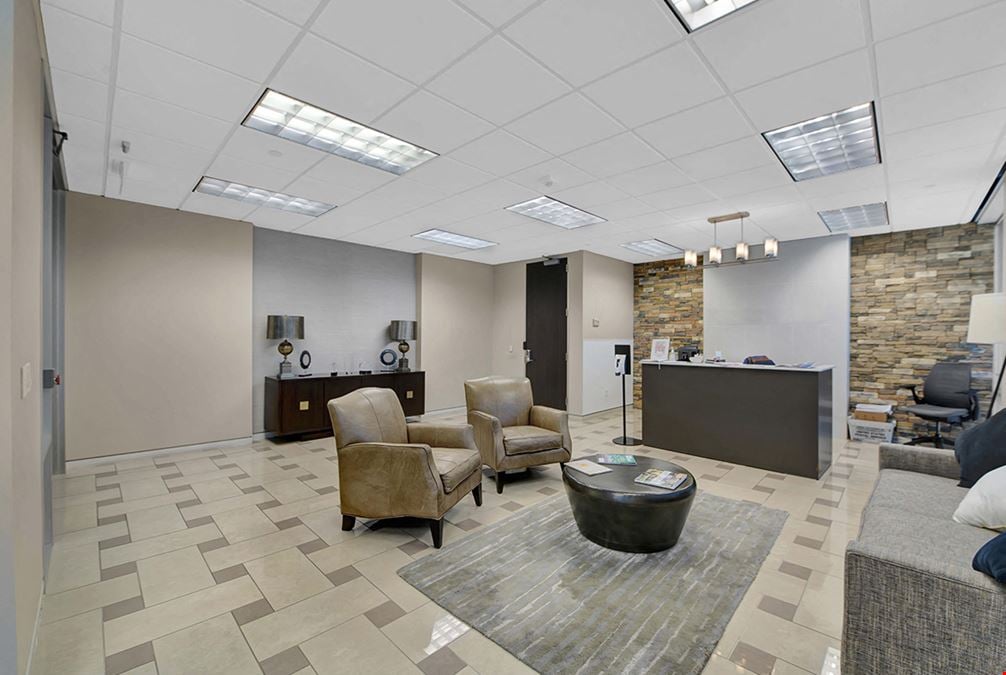 681 Greens Parkway (R2054)