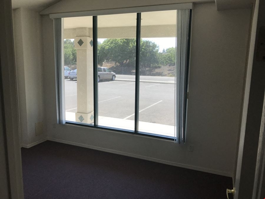 Retail/Office Available in Freestanding Commercial Retail Strip Center
