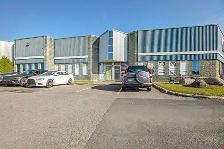 Preview of commercial space at 1390-H, rue Newton