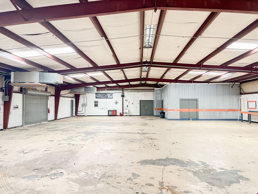 ±7,500 SF Climate-Controlled Office/Warehouse on S Choctaw Dr