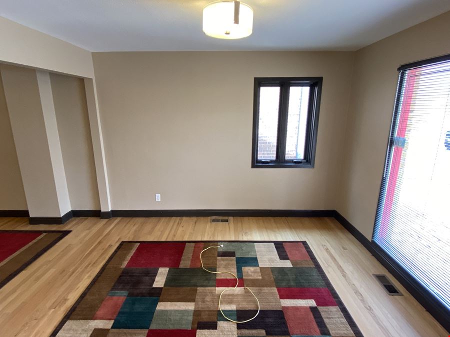 Lakewood Owner User Office With Garage Space