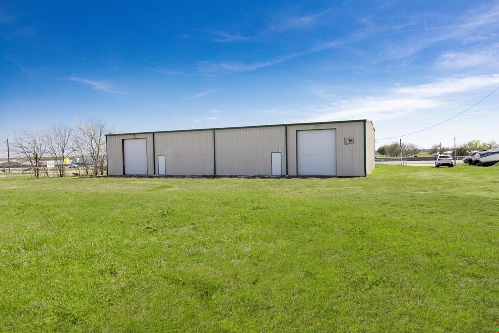 Warehouse for Lease on I-30