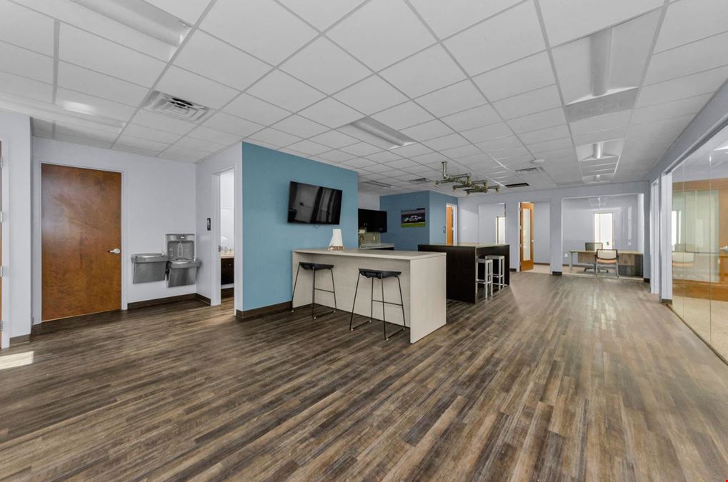 4,900sf Flex Space for Sublease in Largo, FL