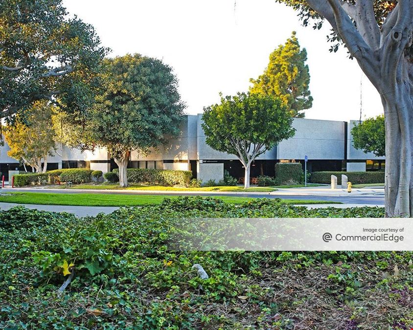 Carlsbad Commerce Center