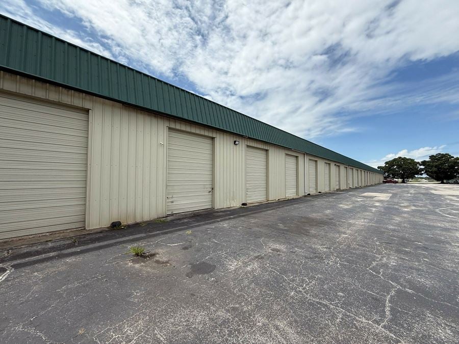Small Bay Warehouse in Heart of Melbourne