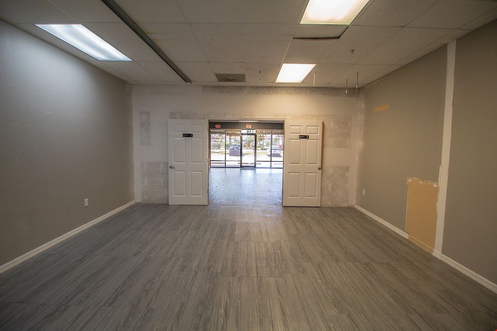 Retail/Office Condo in High-Traffic Port Charlotte Corridor