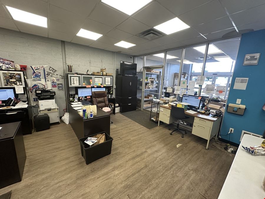 344 Sycamore St - 8,162± SF Industrial/Warehouse Facility on 0.34± Acres