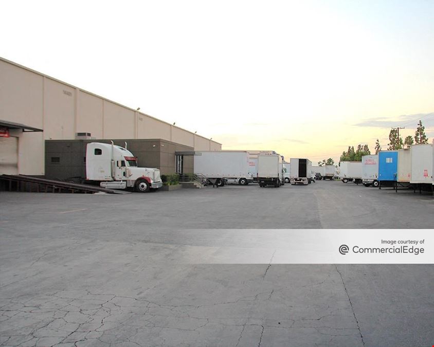 Voit La Mirada Distribution Center - 14401 Industry Circle