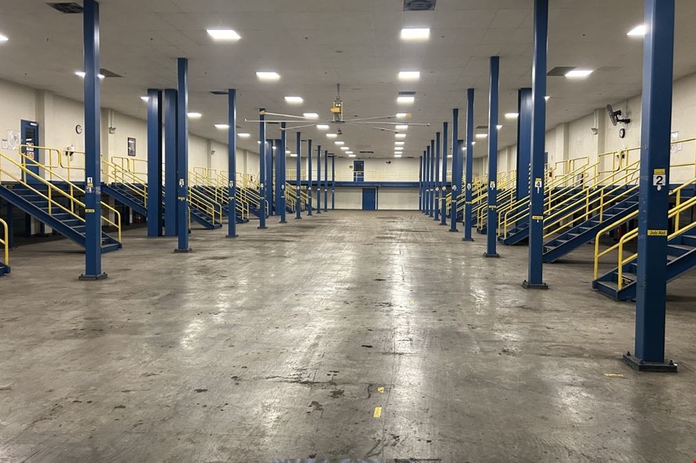 923,801 SF Fulfillment Warehouse & Distribution Center
