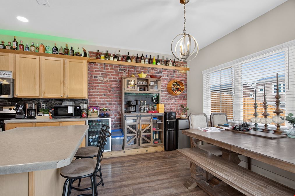 2803 28th St W