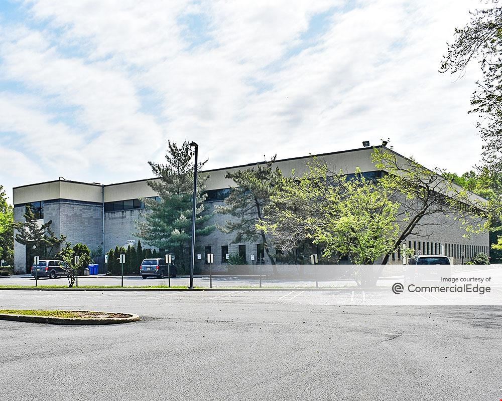 40 Eisenhower Drive