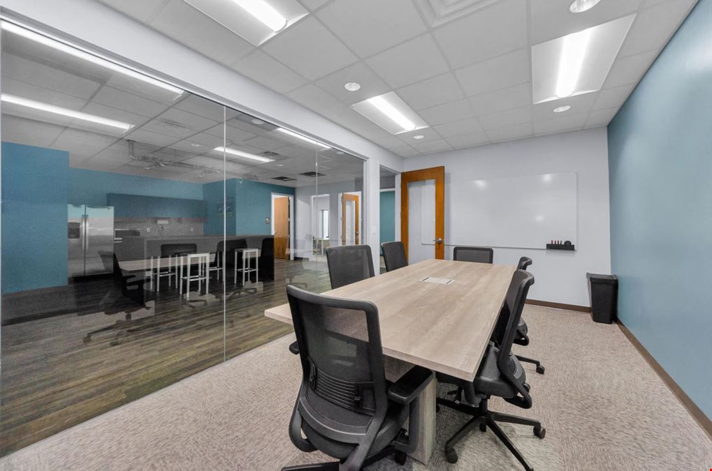 4,900sf Flex Space for Sublease in Largo, FL