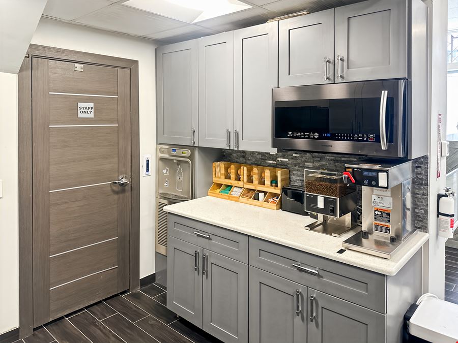 Regus - Grosse Pointe Park - Mack Ave