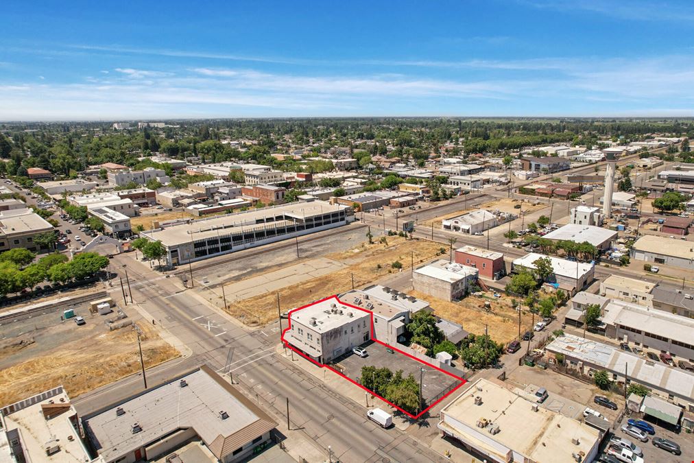 2 N Main St