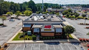 ±8,442-SF Restaurant Building Located on ±4.42 Acres
