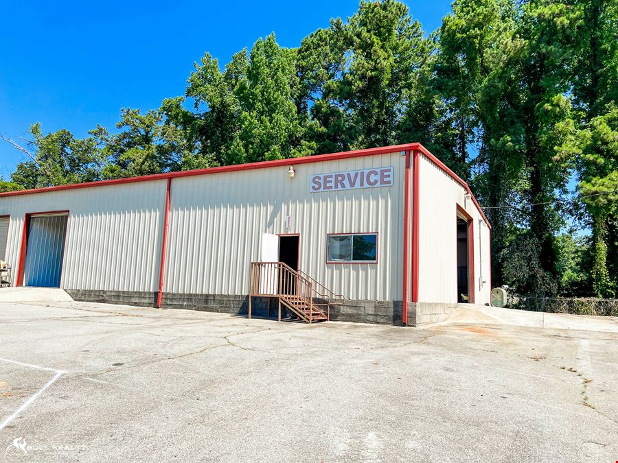 Automotive/Warehouse Space | ±4,370 SF