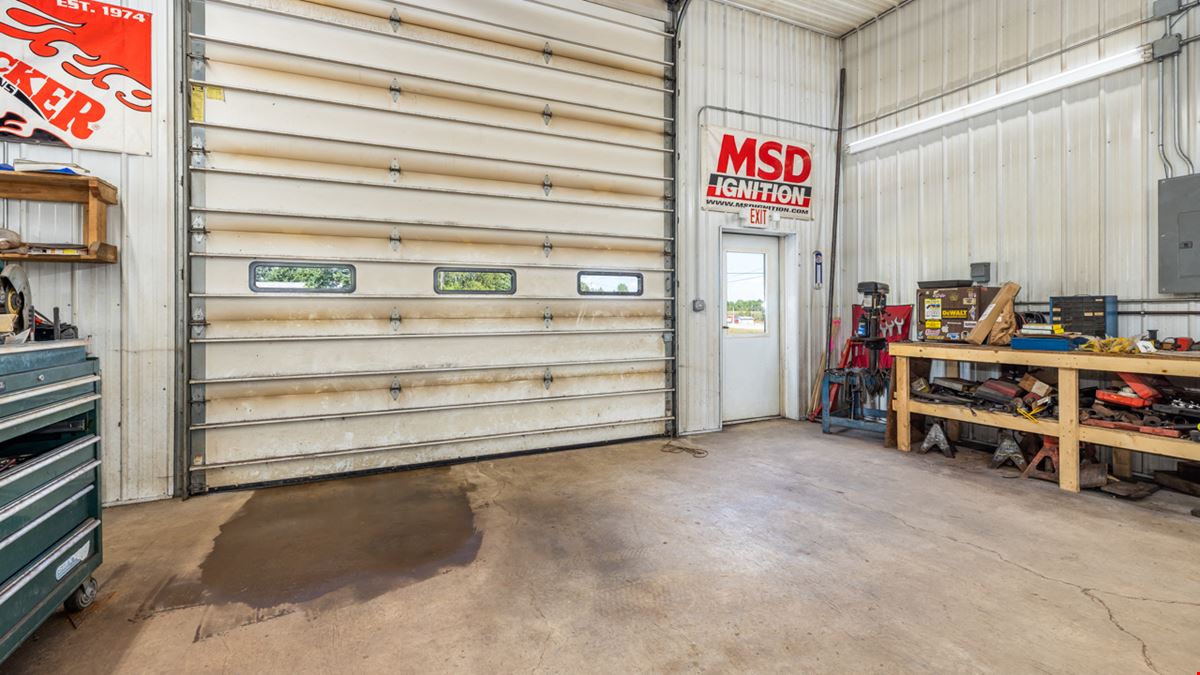 N16577 Main St