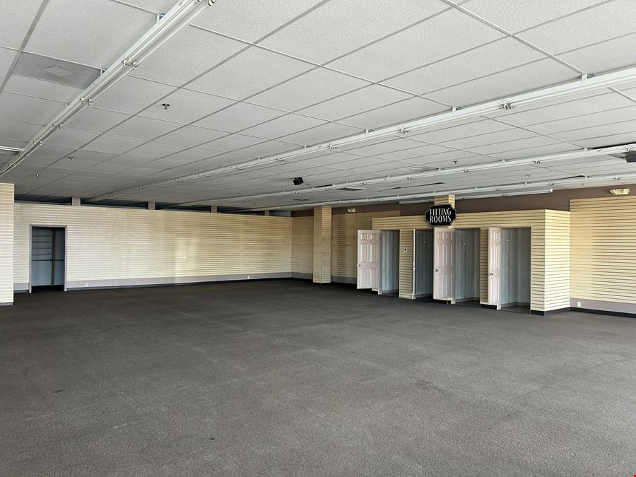 2101 N 14th St - Ponca Plaza - Retail