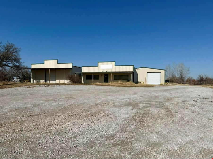 ±9,180 SF Office/Warehouse w/ Fenced 5 Acres