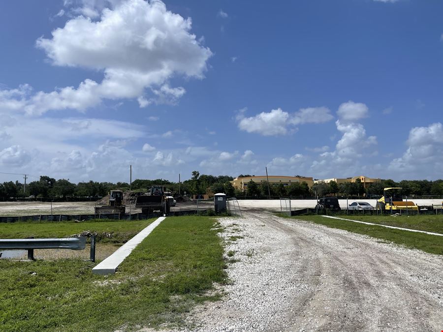 Future Retail/Mixed-Use  | ±3.89 Acres in Core Davie Location