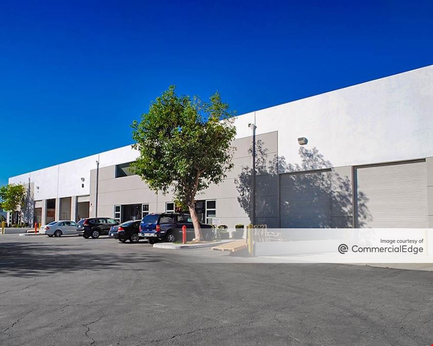 Arrow Commerce Center