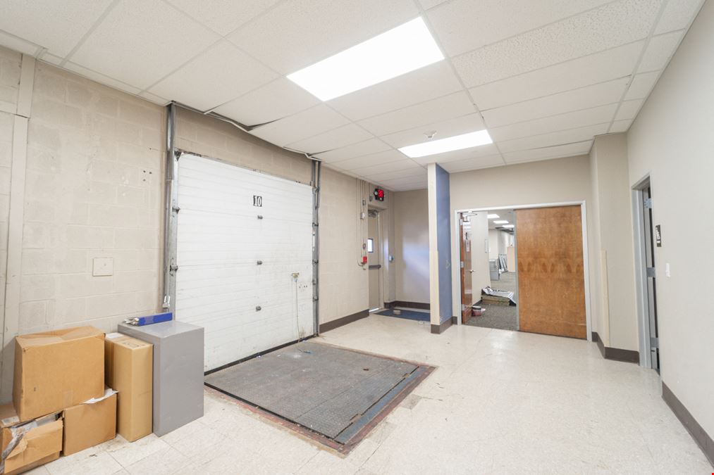 R/E Business Center