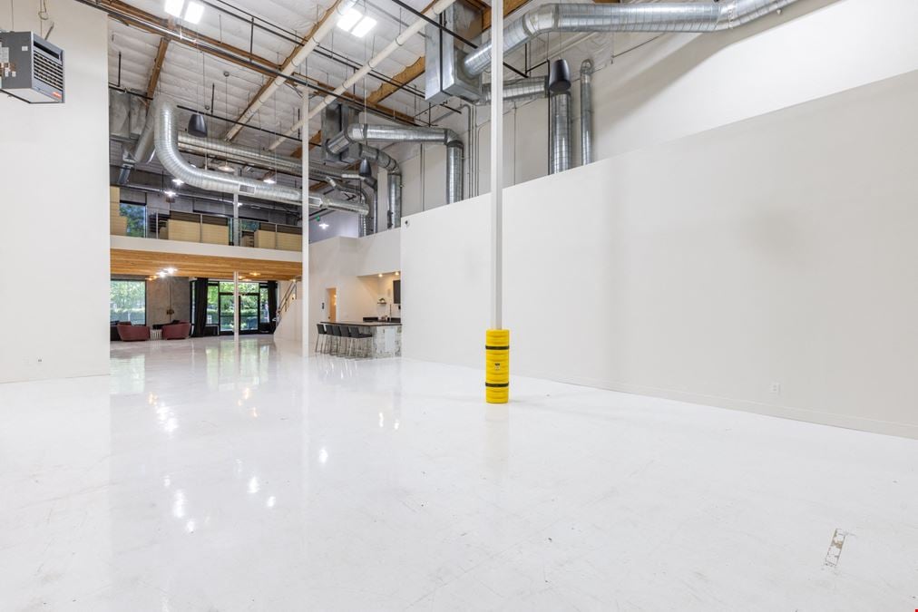 Modern, Class A Commercial Condo