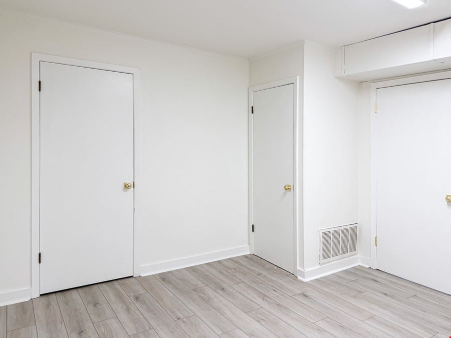 Fully Renovated Industrial Office / Warehouse Near Airline Hwy