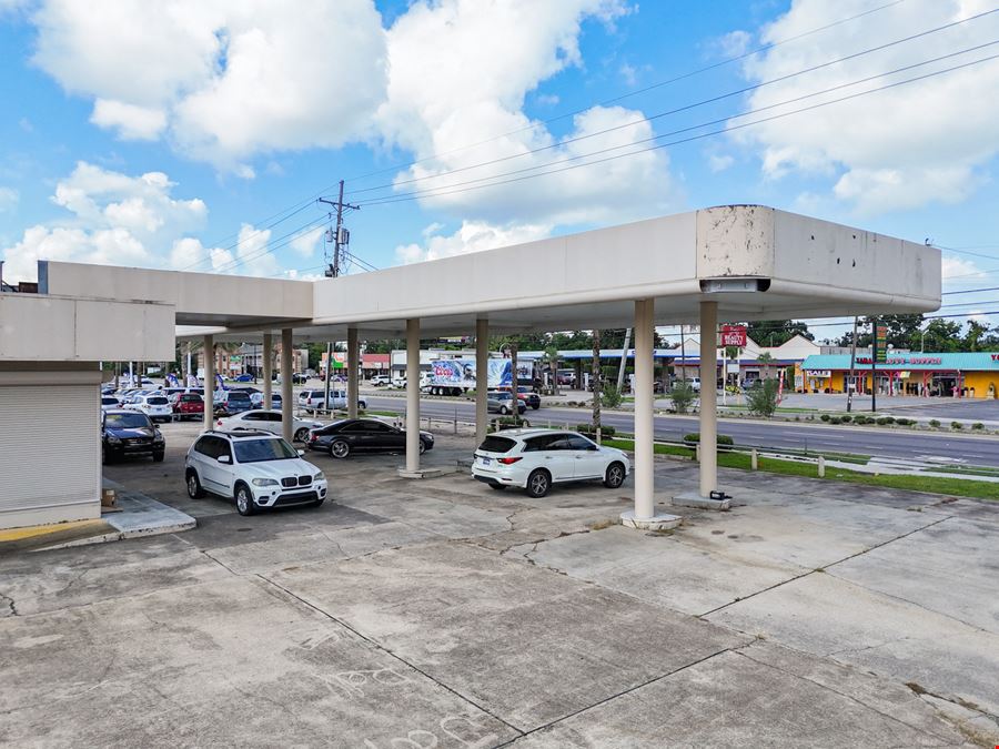 Redevelopment Opportunity with Dual Frontage at Signaled Intersection