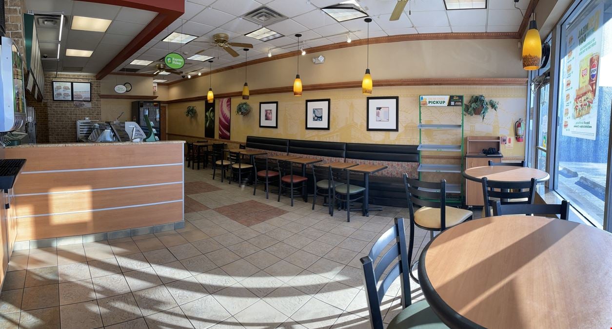Glenwood Plaza | Turnkey Restaurant Space