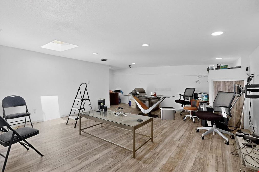 NORTH I25 TWO TENANT WAREHOUSE WITH YARD